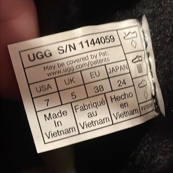 •UGG•NWT UGG WOMAN'S CLASSIC BLACK BRELLAH MINI BOOT SIZE 7 - Picture 10 of 12